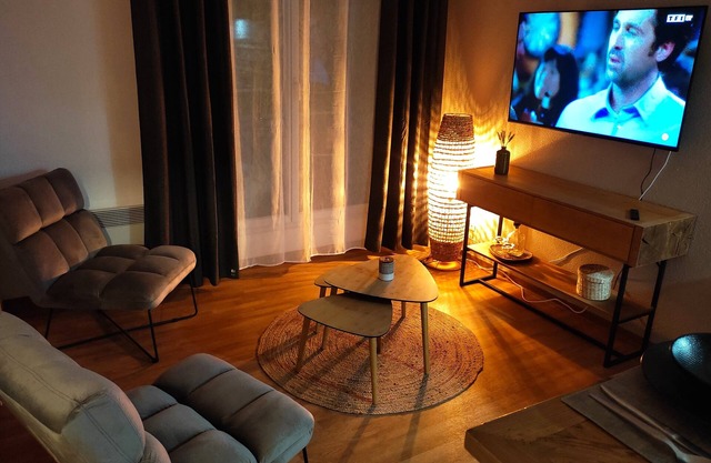 The jewel of the Périgord. Swimming pool, balcony and parking