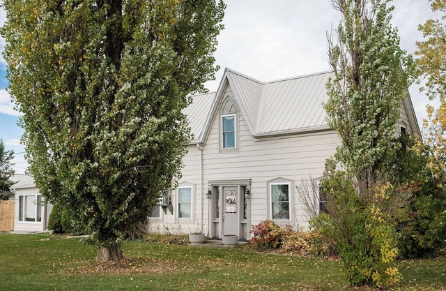 The Kelly | 4 Bedrooms | Hot Tub