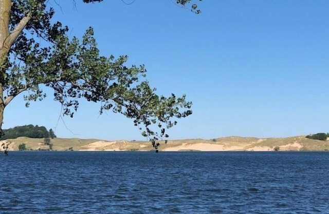 The Lake House - Sleeps 8
