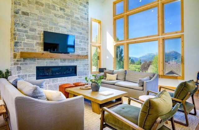 The Ledges | Theater & Game Rooms |Hot Tub |Office