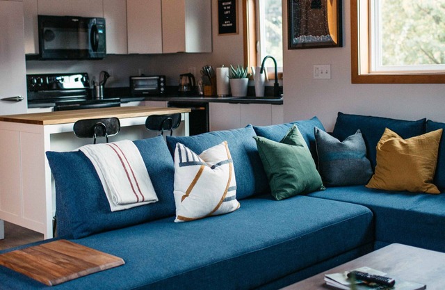 The Loft; An Elevated Apartment in N Portland. Close to University of Portland