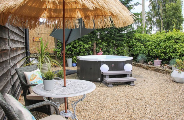 THE LOFT, family friendly, with hot tub in Ironbridge