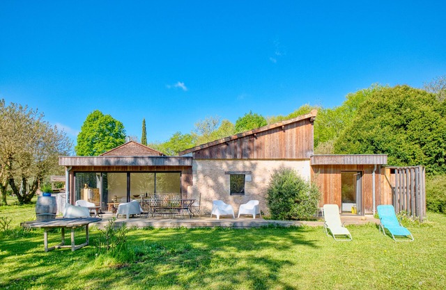 The Longère of Astérius – Relaxing Stay in an Eco-Friendly Holiday Home in Saint-Astier