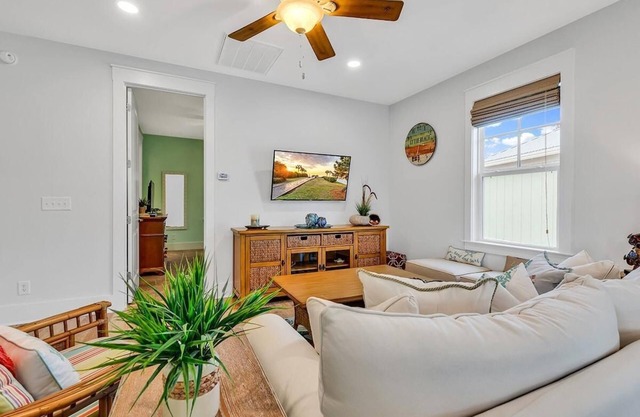 The Madeira: Beach + Barefoot Landing + Pools!