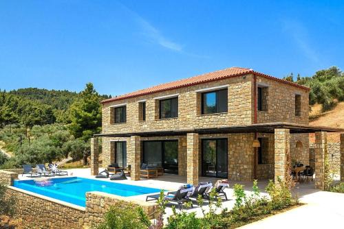 The Mavrolitharo Residence