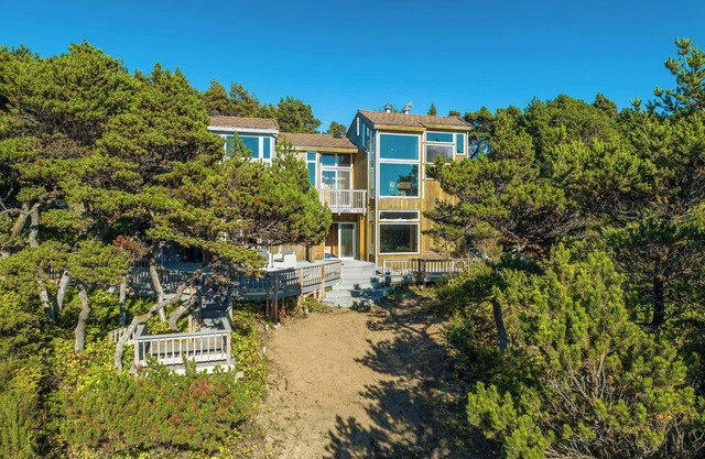 The Montage in Seal Rock: A perfect blend of the Pacific Northwest.