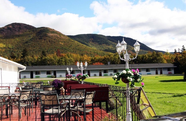 The Mountain View Motel & Cottages