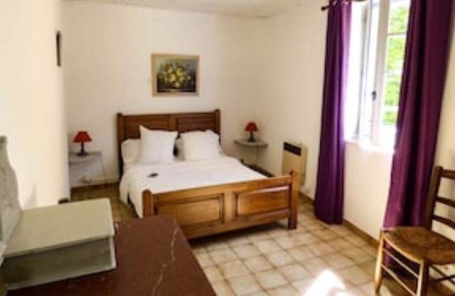 The mulberry tree in the heart of the gorges