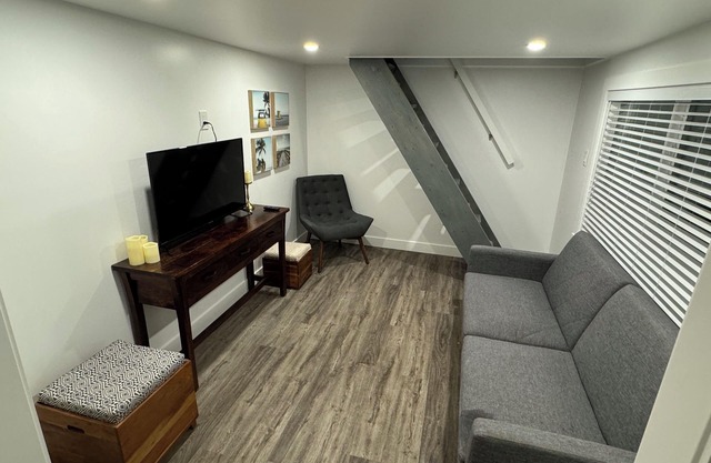 The Nook Cabin-Ucluelet