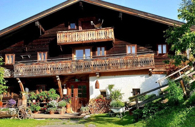 The old house - holiday home, shower, toilet, 3 bedrooms