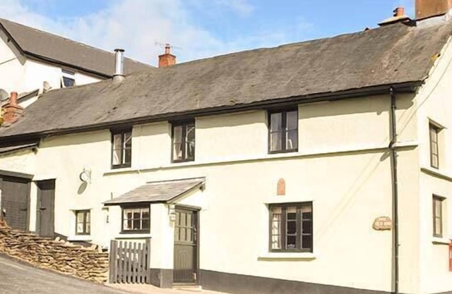 THE OLD INN COTTAGE EXMOOR, pet friendly in Wheddon Cross