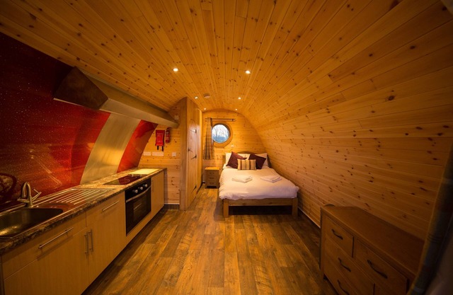 The Old Oak Glamping Pod