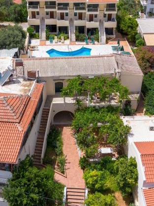 The Orestis Old Cottage House