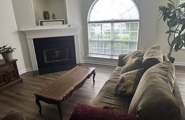 The Orion-Cozy Condo Close to Wake Forest University, Baptist Hospital!