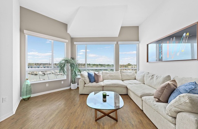 The Pearl Penthouse – Marina’s Finest 3-Story View