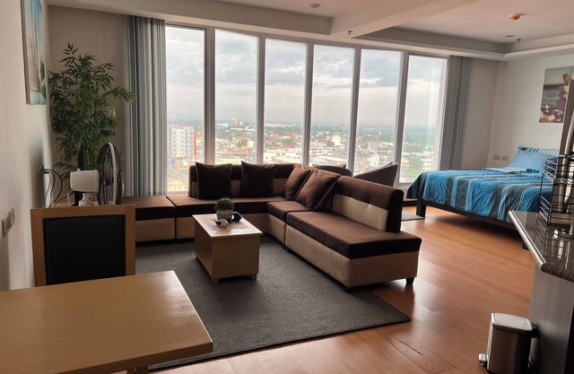 The Penthouse Hotel and Residences with Mt. Arayat View beside walking street