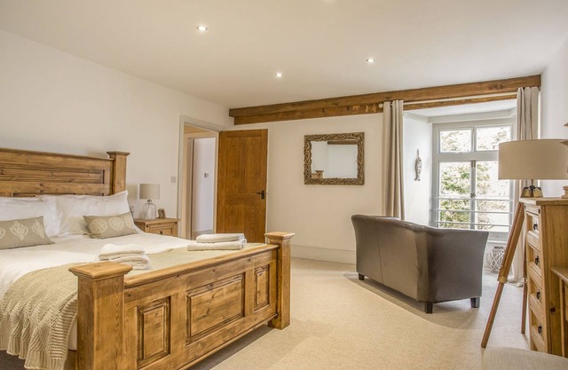 THE PENTHOUSE LYNMOUTH BAY, family friendly, with a garden in Lynton