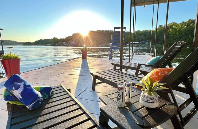 The Perfect Vacation! Slide - Sandy Beach & More!