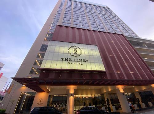 The Pine Hotel Family Suite Near Jonker