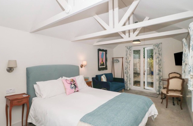 THE POTTING SHED, romantic, character holiday cottage in Langport