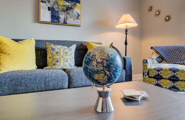 The Premier Lincoln Suite | Downtown Springfield