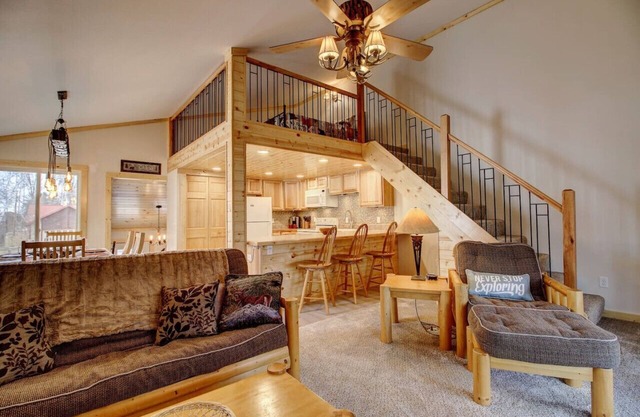 The Retreat - Fall colors coming soon! Make your reservation today.