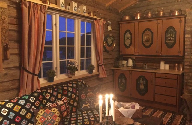 The Reverse Escape Room Cabin