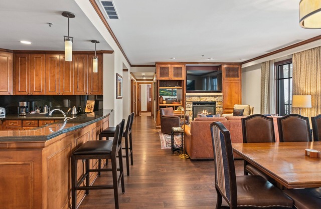 The Ritz-Carlton 3 BR Premier Residence 8205, Ski-in/Ski-out Resort in Aspen Highlands w/Ski view