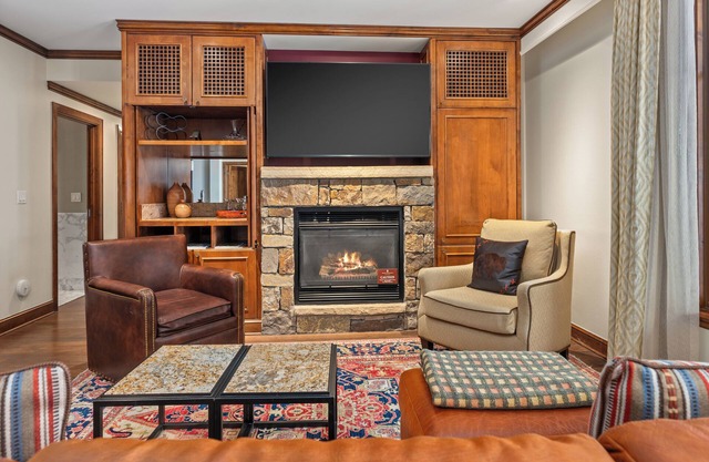 The Ritz-Carlton | 3BR Residence WR 2207: Ski-in/Ski-out Resort in Aspen Highlands with Ski view