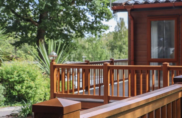 THE RIVENDALE, pet friendly, with pool in Hastings