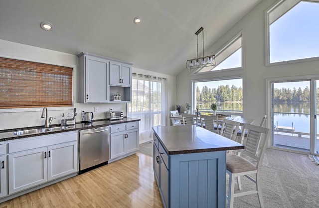 The Rookery - Dreamy Home w/Private Dock!