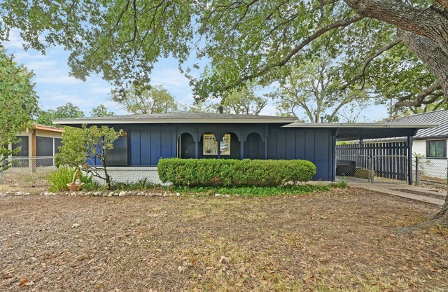 The Row on SoCo – Your Austin Basecamp