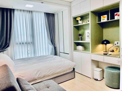 THE SHARE Myeongdong High Floor & Free GYM #Subway station 3min #Myeongdong 10min