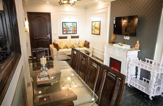 The Silver Doon – A Cozy Mountain Escape at Mall Road, Mussoorie