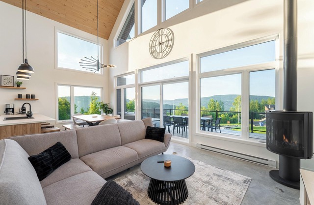 The Solsken | Spa | Fireplace | Charging Station