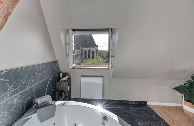 The splendid Collégiale Saint André