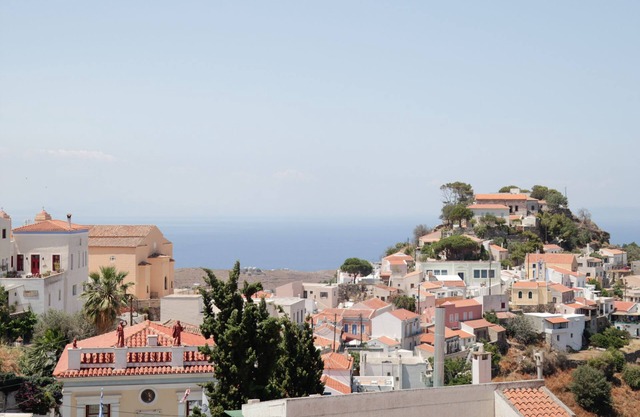 The Turquoise house in the center of Ioulida, close to shops and restaurants.