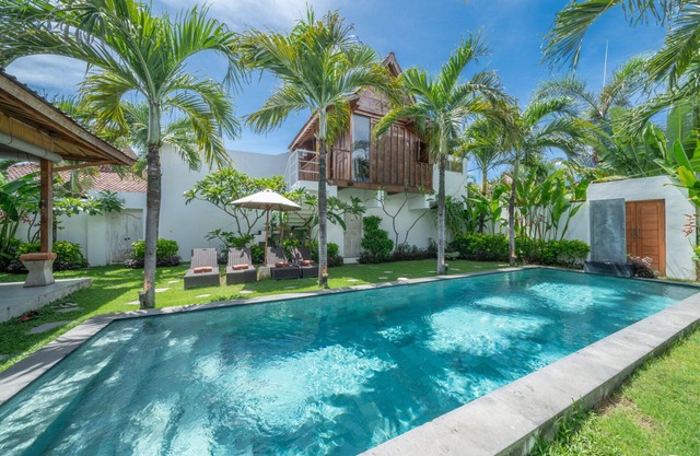 The Ultimate 5 Star Holiday Villa in Kabupaten Badung with Private Pool and Fully Staffed