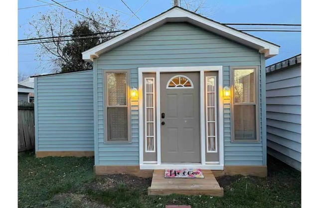 The Ultimate Eco-Friendly Tiny House Experience!