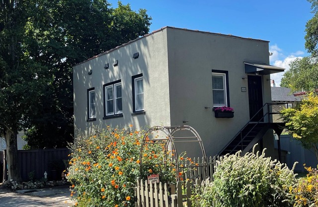 The Urban Oasis. Located in Charleston's Hip, Historic East End