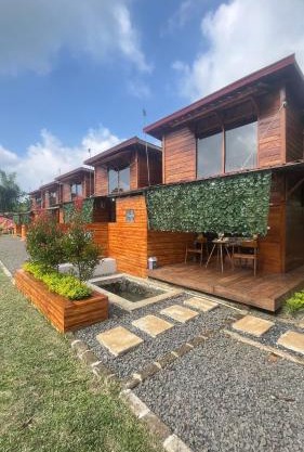 The Valley House Ci Dwi Resort