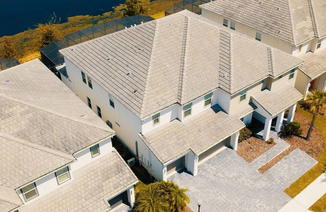 The Venue Mansion 15 Bedrooms 16BR Lakefront, Pool/Jacuzzi, Theater Near Disney