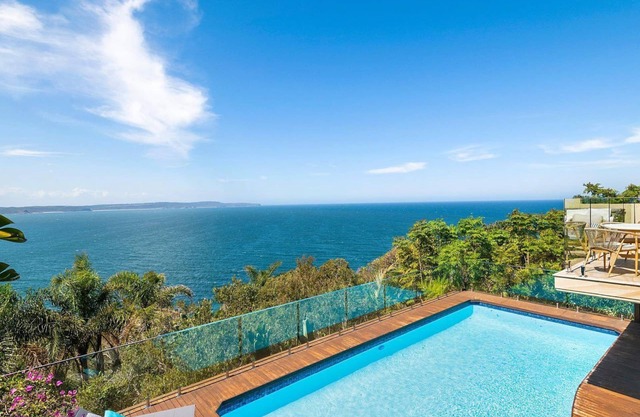 THE VIEW by Palm Beach Holiday Rentals