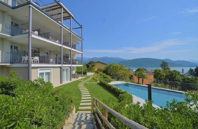 The View-Sky: design apt. with terrace lake view