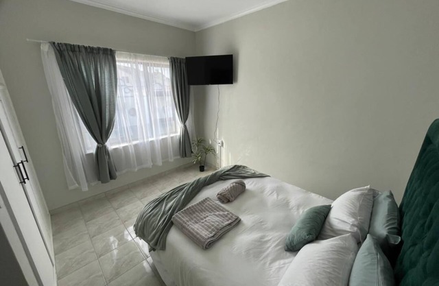 The View "Town Edition 2"