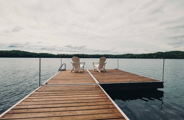 The Wolfe Lake House - Great Wifi by Westport