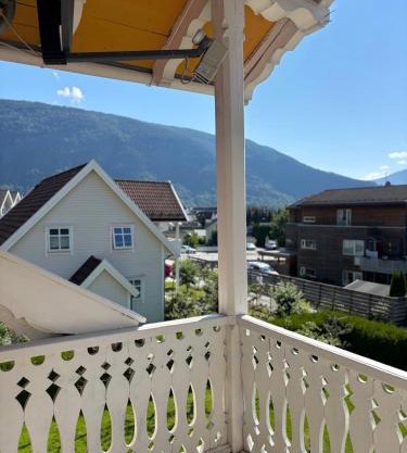 The Yellow Lodge Den Gule Villaen