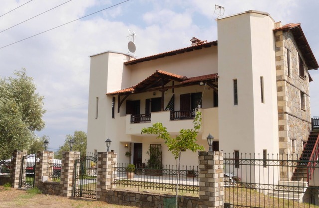 Thea Thalassa Sea View stone tranditional villa/hot tub-5 min from the beach