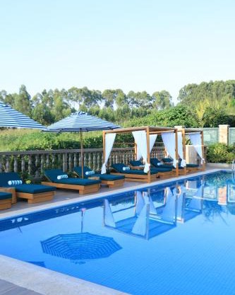 Theron Leisure Park & Residences