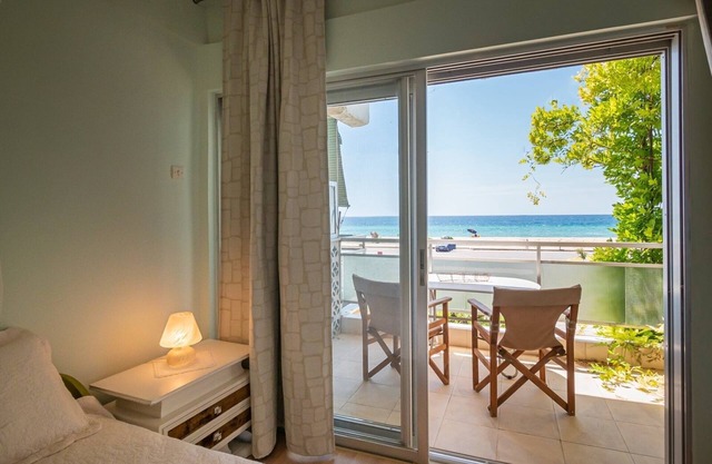 Thetis Seafront Home by RentalsPro